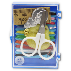 DELUXE SEWING KIT
